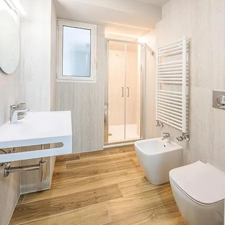 Miki Fiori Pensión 4*